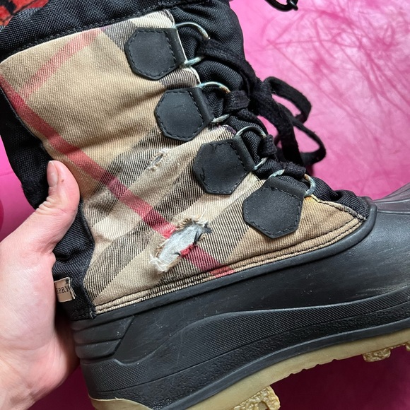Burberry Winter Boots 37-38 - Picture 2 of 3